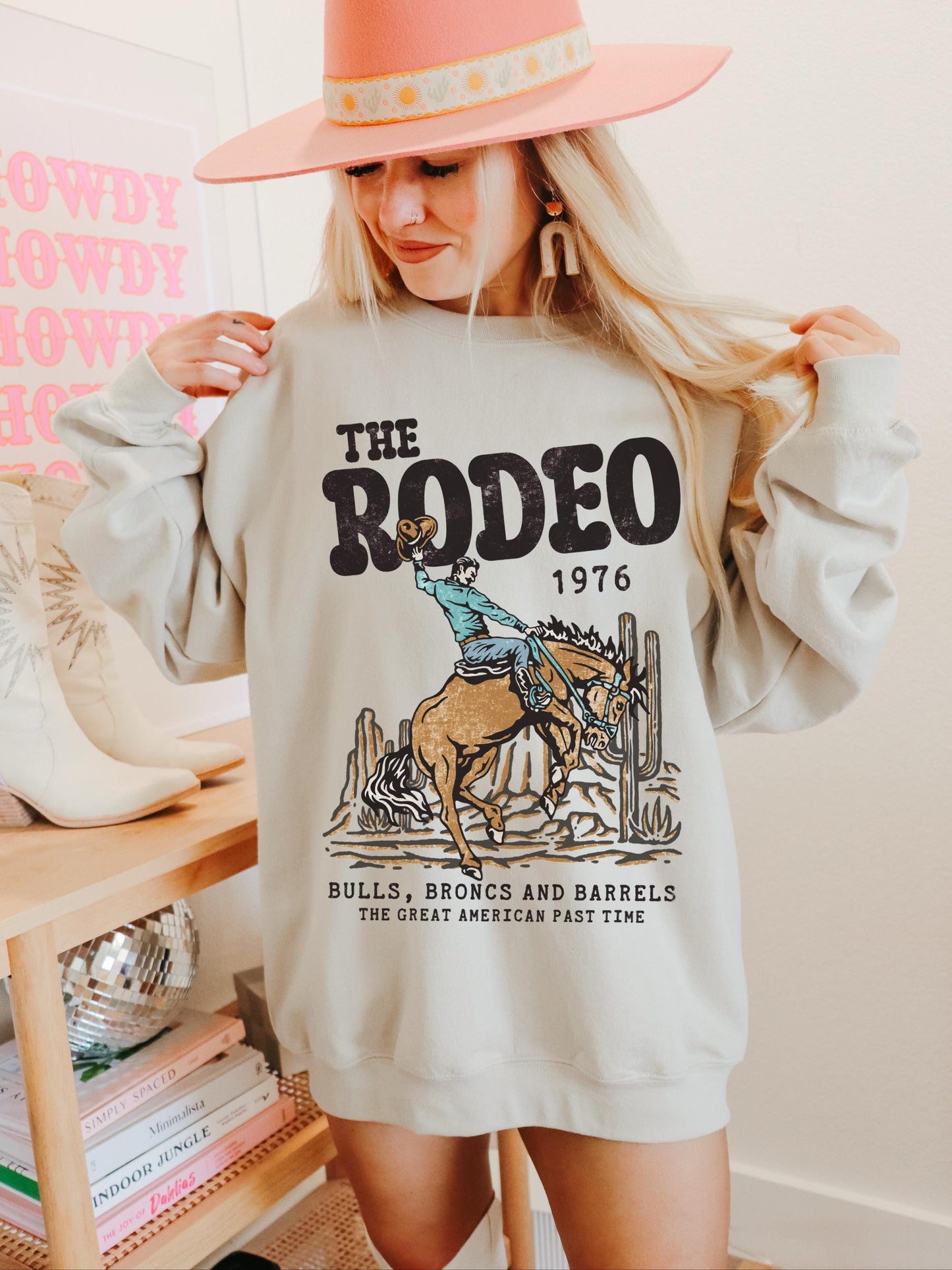 Rodeo Sweatshirt, Western Graphic Tee, Cowgirl Tshirt, Cowboy Shirt, Country Music Shirt, Western Cowgirl shirt, Country Concert Tee