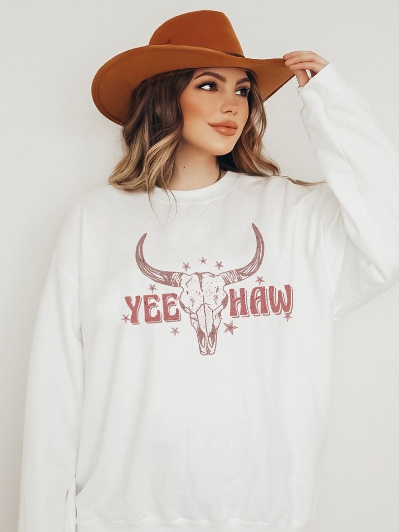 Yee Haw Sweatshirt, Howdy Sweatshirt, Western Crewneck, Texas Sweatshirt, Aesthetic Clothes, Country Sweatshirt, Bullhead Sweatshirt