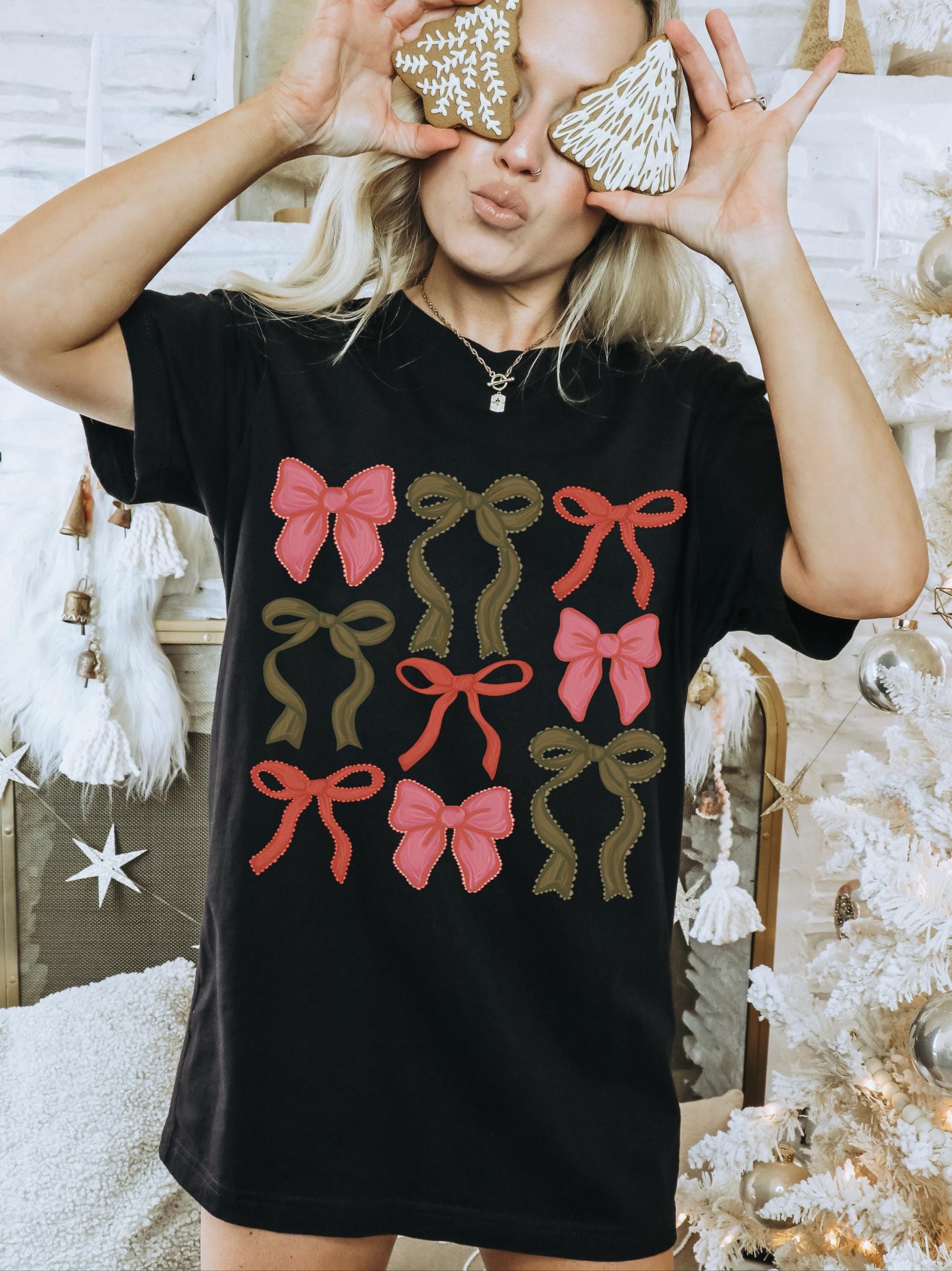 Coquette Christmas Bow Shirt, Womens Holiday Shirt, Cute Christmas Shirt, Retro Christmas Tshirt, Trendy Christmas Shirt, Girly Xmas Tshirt