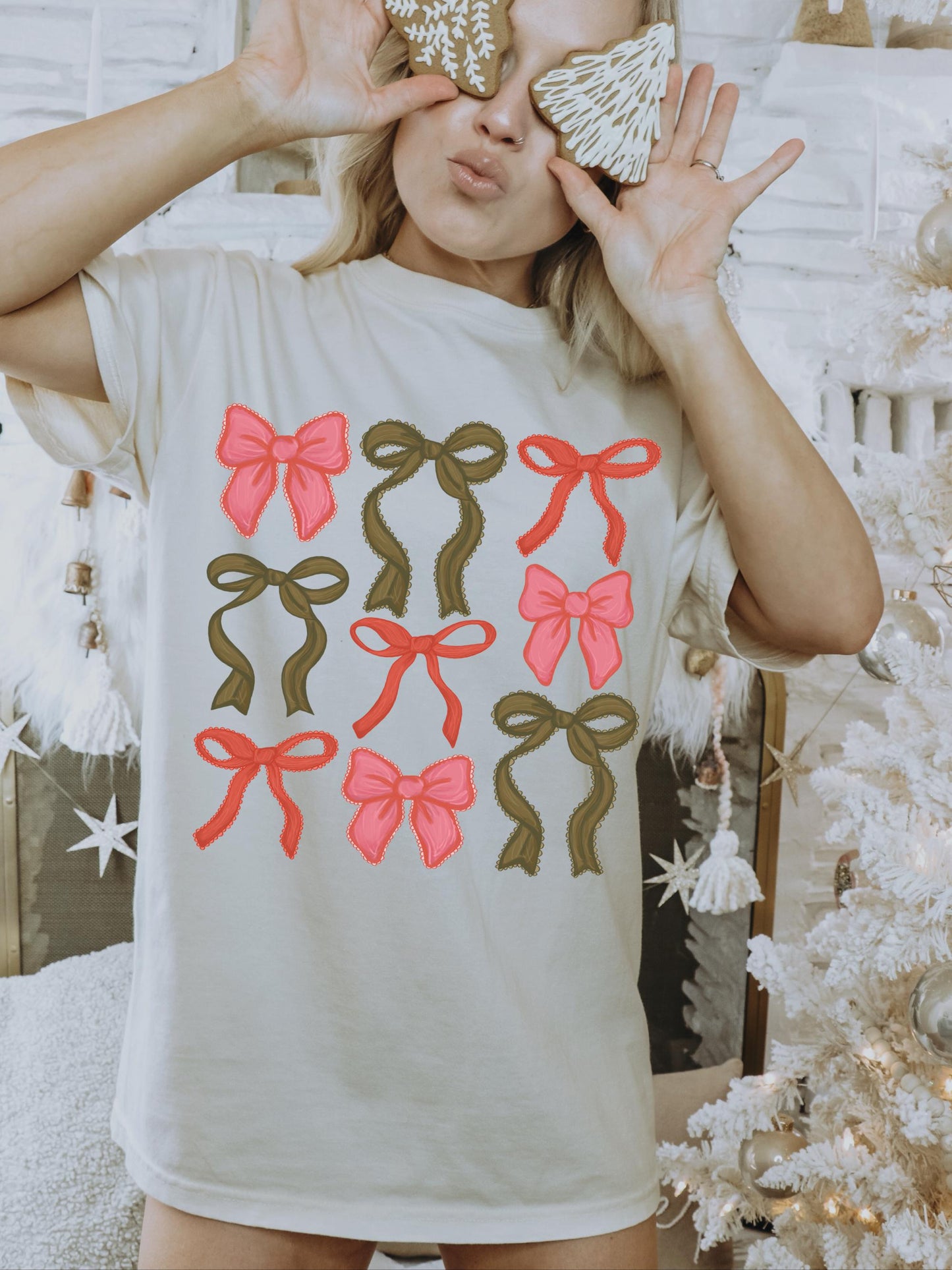 Coquette Christmas Bow Shirt, Womens Holiday Shirt, Cute Christmas Shirt, Retro Christmas Tshirt, Trendy Christmas Shirt, Girly Xmas Tshirt